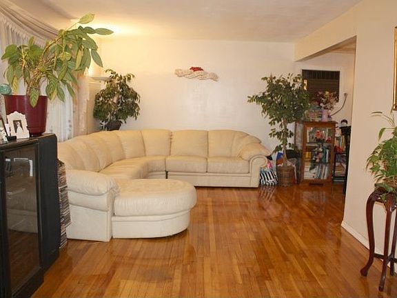 3rd image of 364 Whipple St