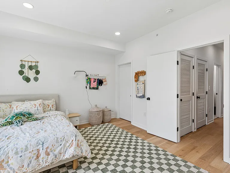 2231 Pemberton St — Photo 19