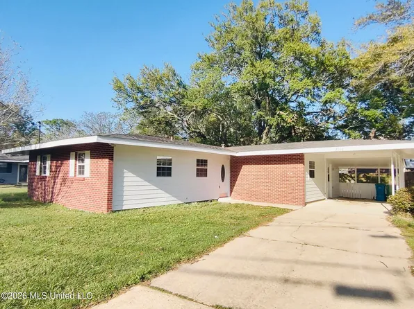 2110 Woodmont St, Pascagoula, MS 39567