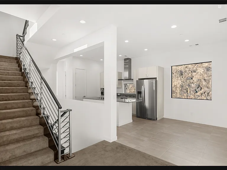 350 Solitude Peak Ln — Photo 16