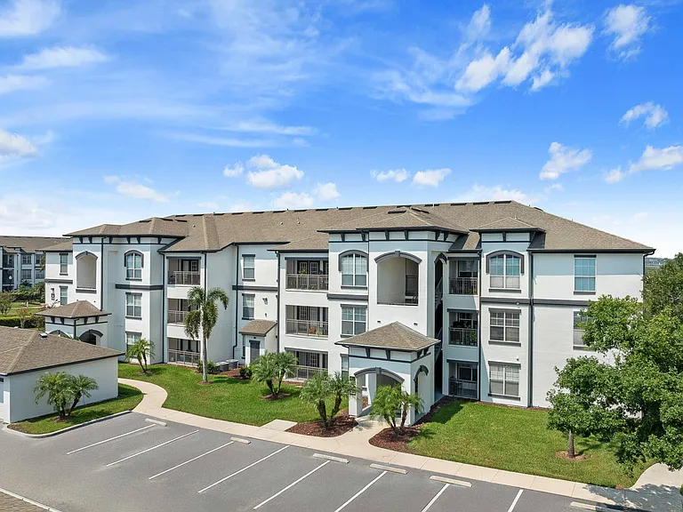 Apartments with beautiful, large bay windows available
