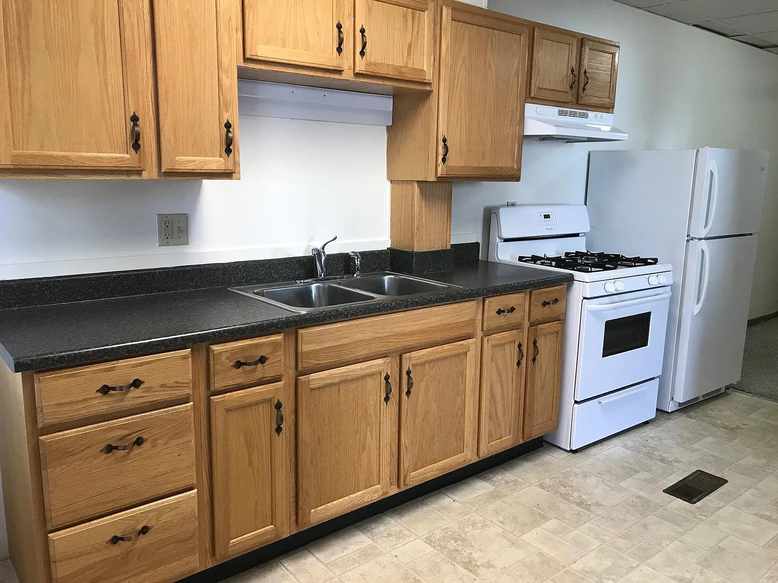 2 bed, $2,200 — Photo 3