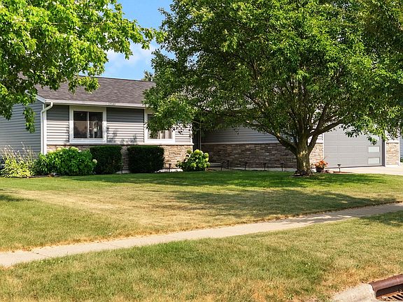 2nd image of 52 Hancock Ln