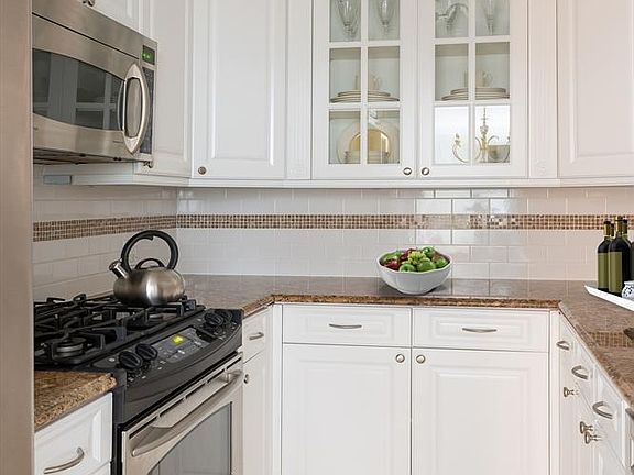 5th image of 15 W 72nd St APT 12H
