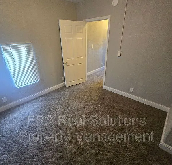 2368 S 5th St — Photo 15