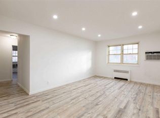 25281 63rd Ave, Little Neck, NY 11362