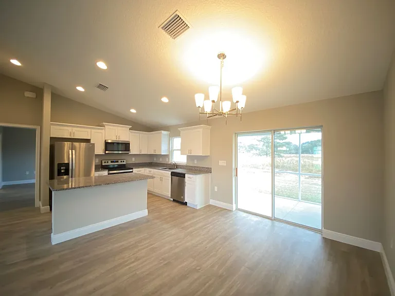 137 Juniper Loop Cir — Photo 9