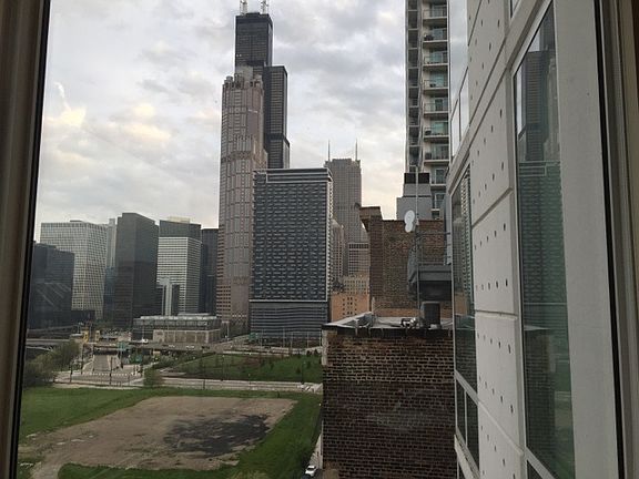 4th image of 170 W Polk St APT 1102