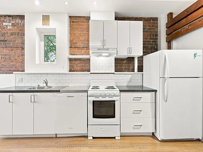 208 Greenwood Ave #1 — Photo 9