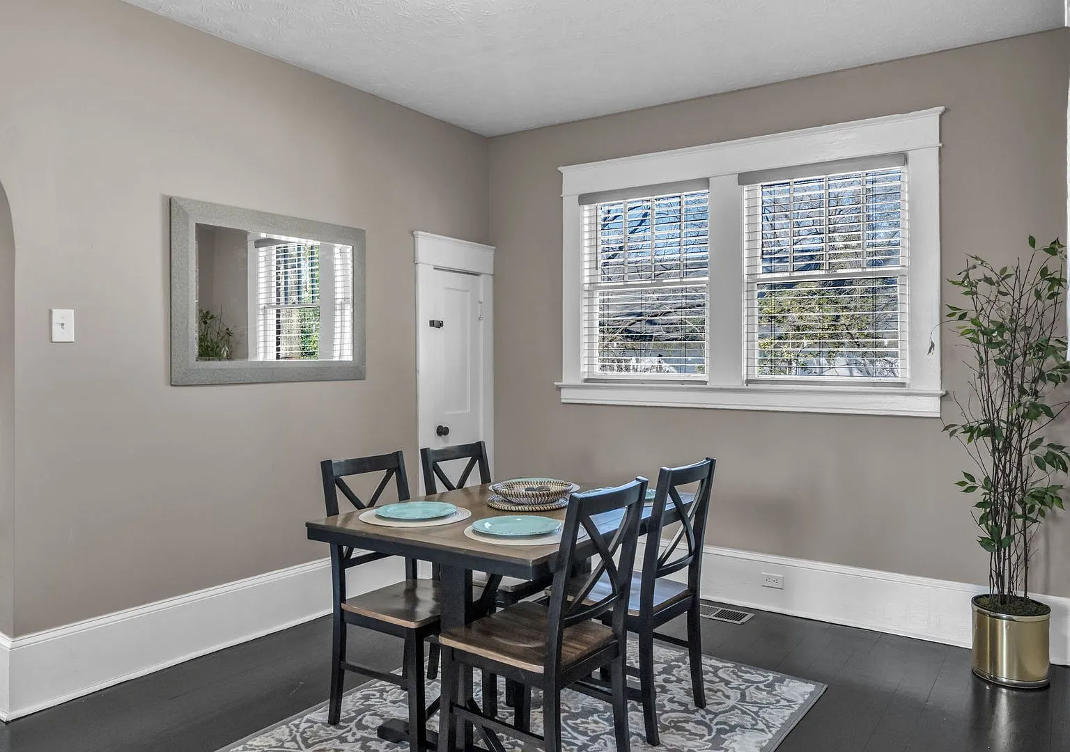 2882 Church Street — Photo 4