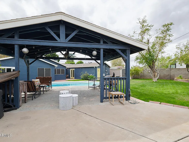 1708 E Montebello Ave — Photo 33