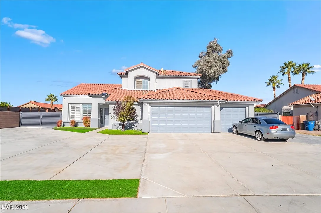 4 bed, 3.0 bath, 2426 sqft, $3,500 — Photo 3