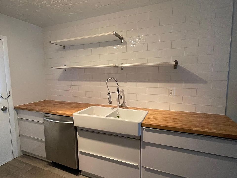 1st image of 4975 San Jose Blvd Unit 306