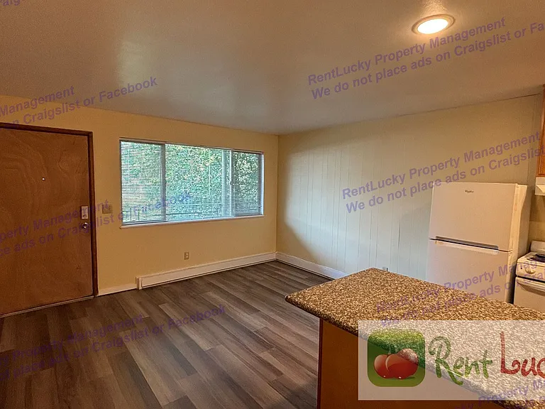 2484 Dexter Ave N #1-8 — Photo 3