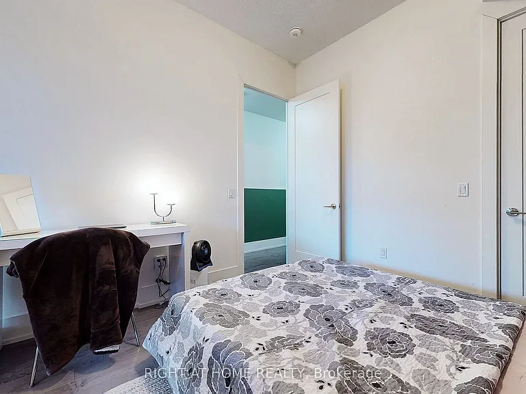 330 Richmond St W #209 — Photo 17