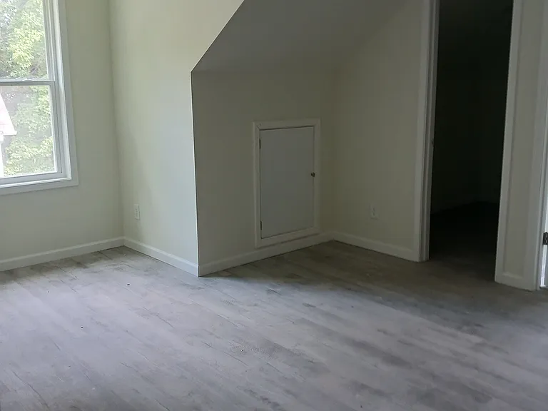 241 Erwin Rd #A — Photo 5