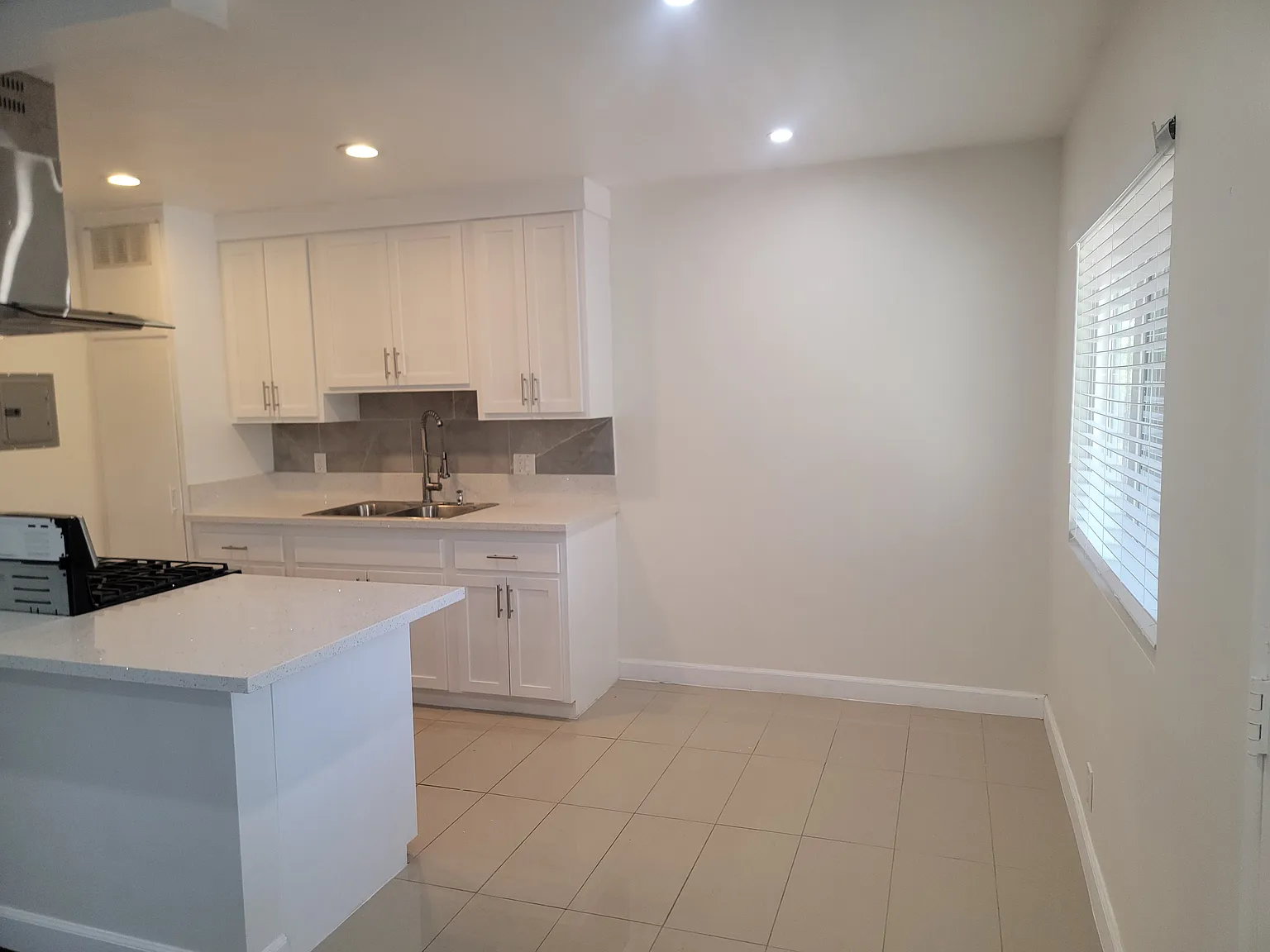 225 S Madison Ave — Photo 3