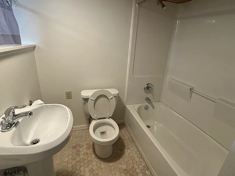 3044 Lawndale Dr — Photo 15