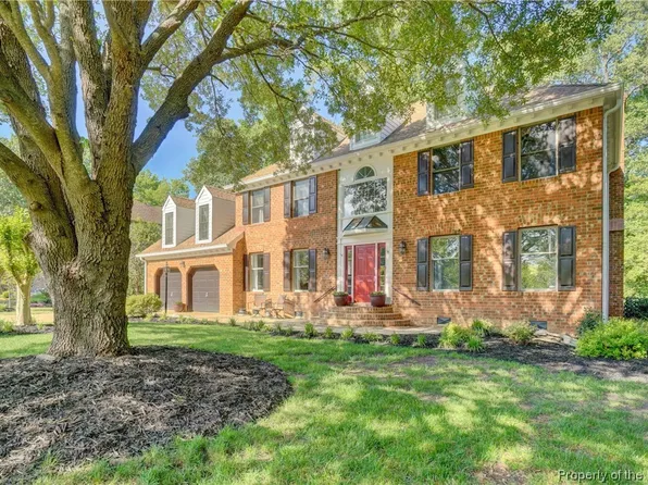 201 Sunrise Bluff Ln, Smithfield, VA 23430