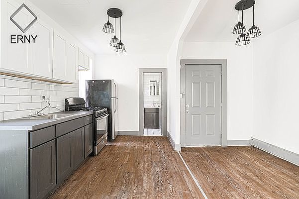 1st image of 1930 Pacific St #3N