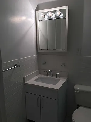 Rented by Solil Management | media 4