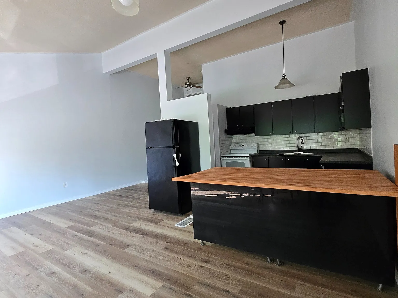 4 bed, $2,800 — Photo 3