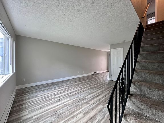 4th image of 22900 NE Halsey St #2