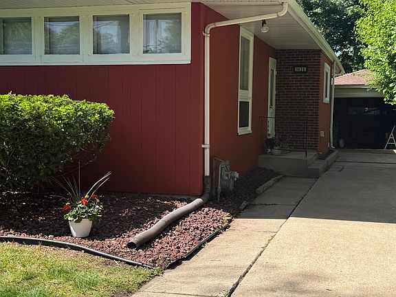 2nd image of 1438 Olive Rd