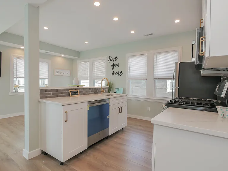 229 N Derby Ave #2 — Photo 12