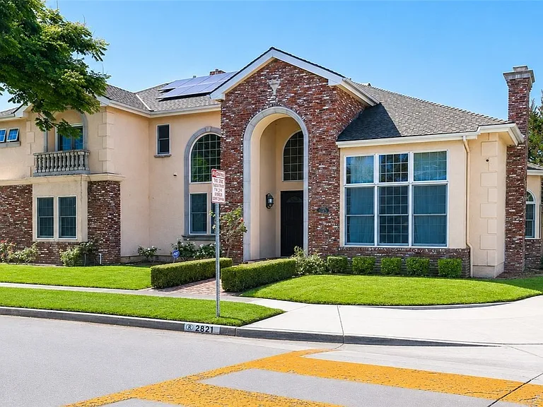 2821 Copa De Oro Dr — Photo 1