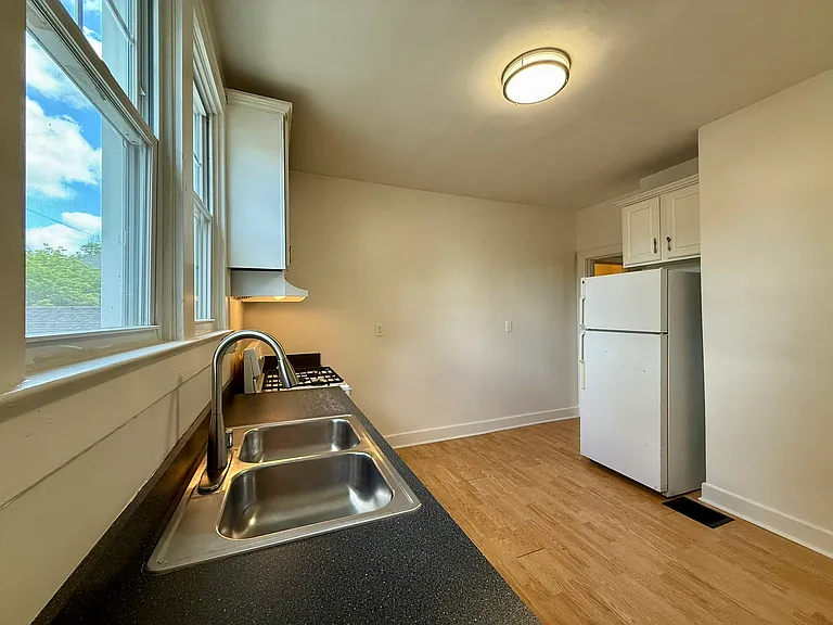 1825 Roanoke Ave #4 — Photo 10