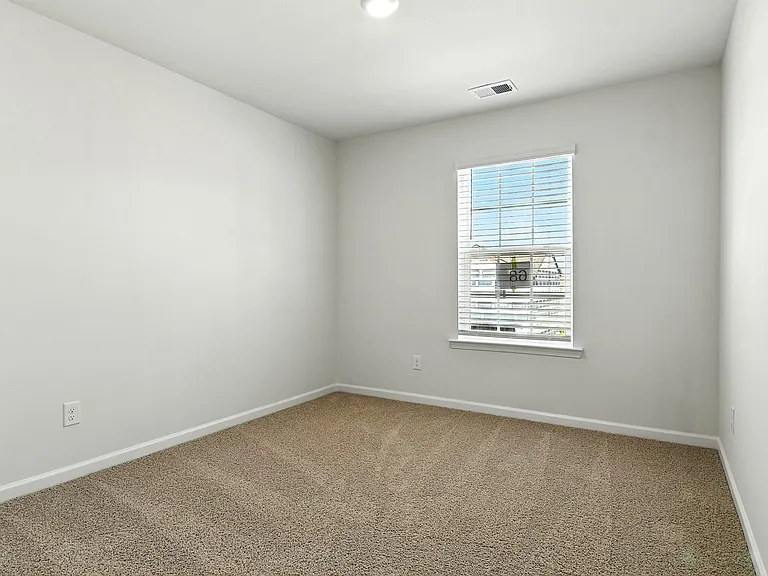 1342 37th Avenue Ln NE — Photo 22