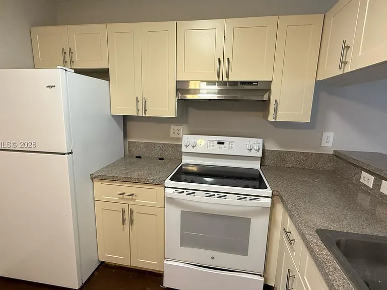 9933 Nob Hill Ln #9933 — Photo 8
