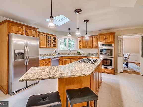 5th image of 9708 Kensington Pkwy