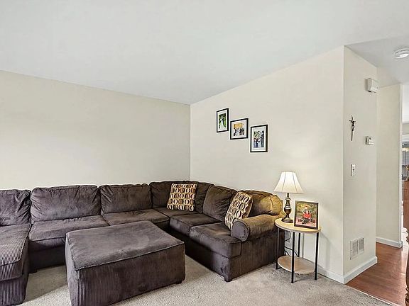 2nd image of 1212 Overlook Rd