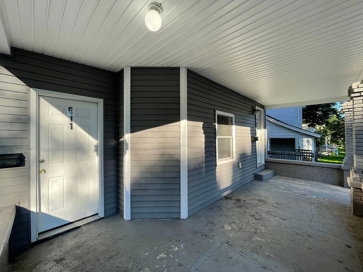 3 bed, 1.0 bath, $1,395 — Photo 2
