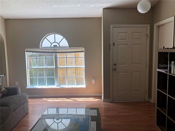 5th image of 1043 Brenton Leaf Dr