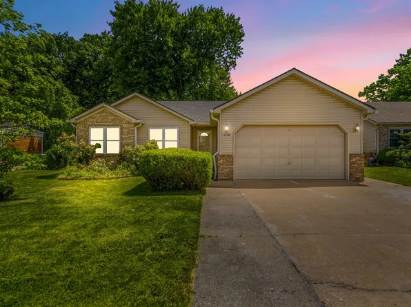 33936 Beaconsfield St, Clinton Township, MI 48035