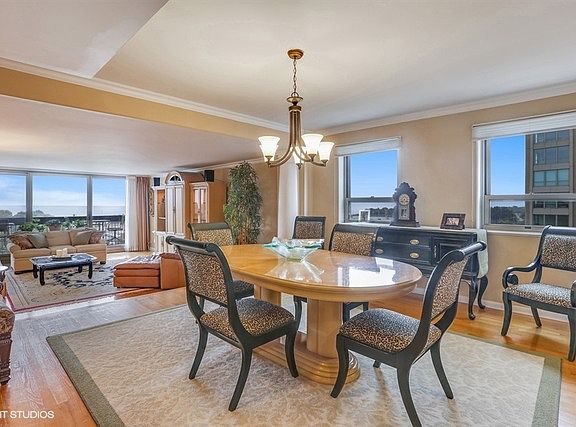 3rd image of 3470 N Lake Shore Dr APT 10A