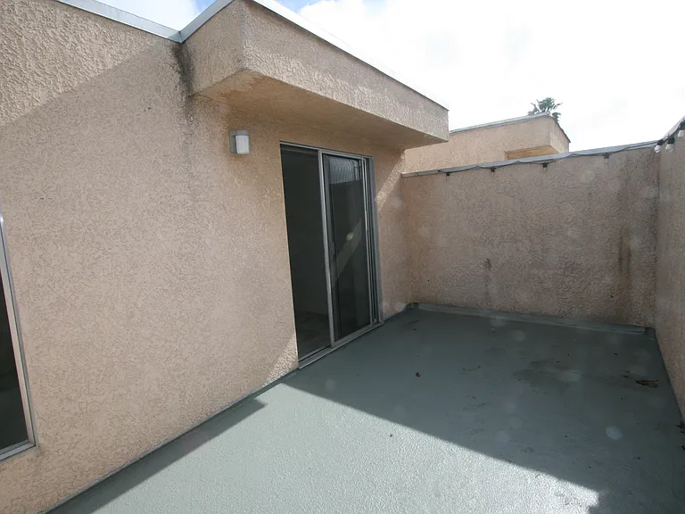 3637 Clarington Ave #213 — Photo 92