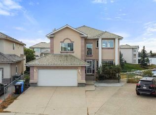 253 NW Coral Shores Cpe NE, Calgary, AB T3J 3T8