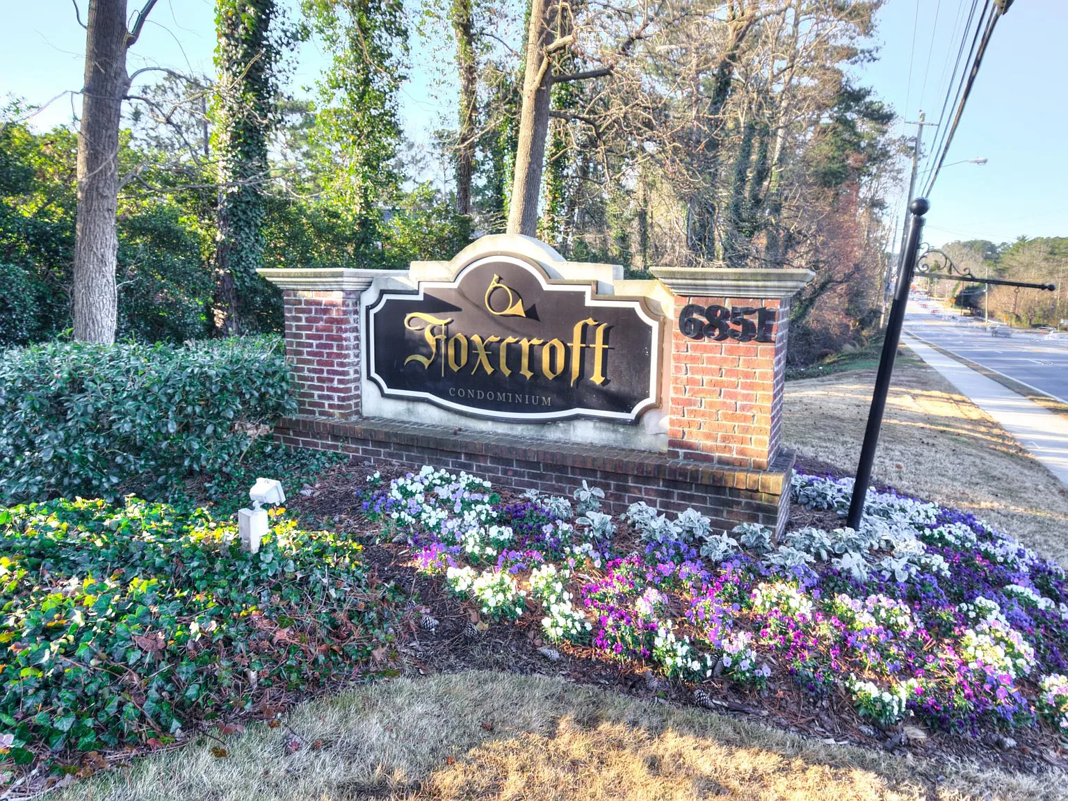 6851 Roswell Rd NE — Photo 1