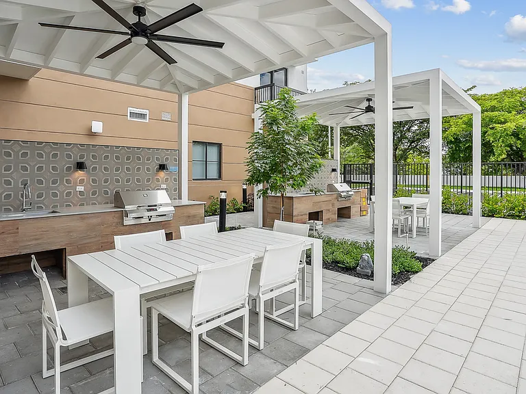 Al-Fresco Dining featuring Summer Kitchen and Grills