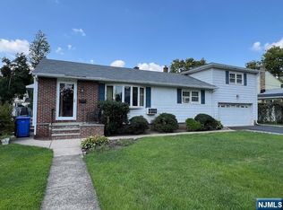 169 Gary St, Paramus, NJ 07652