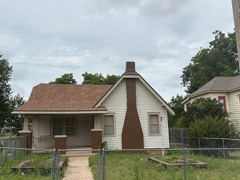 917 SW 5th St — Photo 1