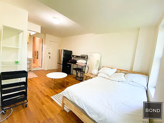 Rented by Bond New York | media 7