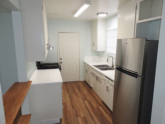 4th image of 8501-05 Thunderbird Ln