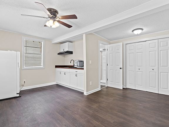 3rd image of 3606 Phillips St #B