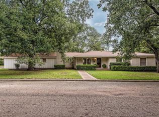 405 N Avenue I, Clifton, TX 76634