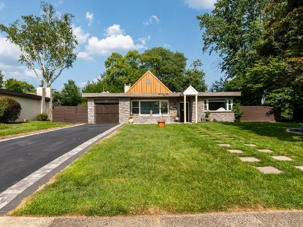 2205 Mary Ln, Broomall, PA 19008